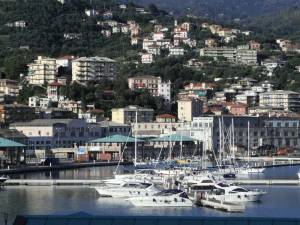 Xtrallusion photo library of independent, self-guided walking and sightseeing holidays in Italy. Pictures, images, photos and photographs taken along the way of this 1-day walking itinerary, to give you a visual impression of the day's walk.